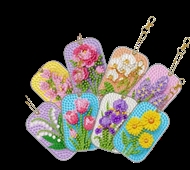8 diamant nøgleringe med blomster"tags"